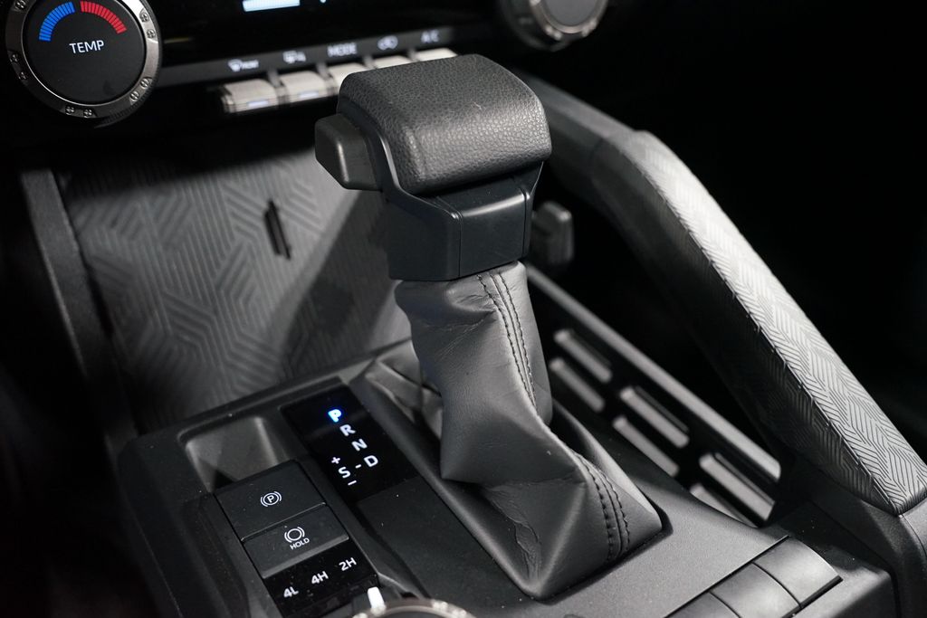 Thumbnail: 2025 Toyota 4Runner - 23