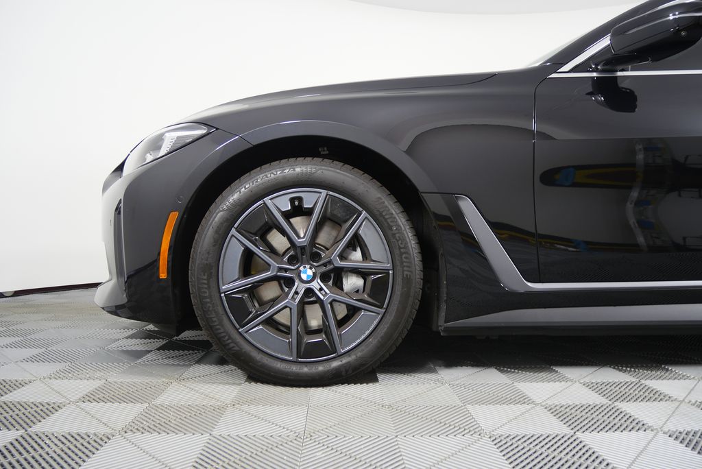 Thumbnail: 2025 BMW i4 - 7