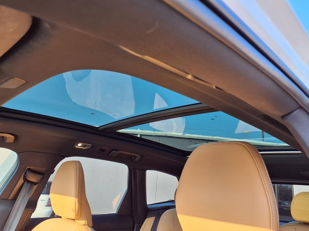2021 Volvo XC60 T5 Inscription White at DeMontrond Auto Country