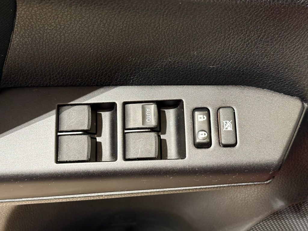 Thumbnail: 2018 Toyota RAV4 - 16