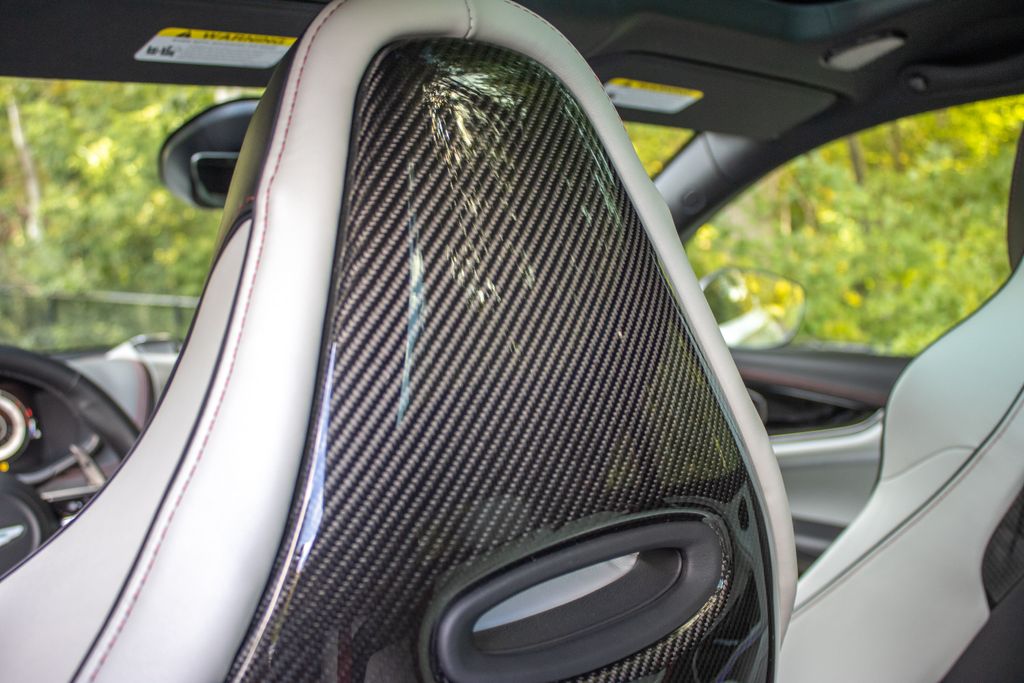 2025 Aston Martin DBX 707 - Photo 19