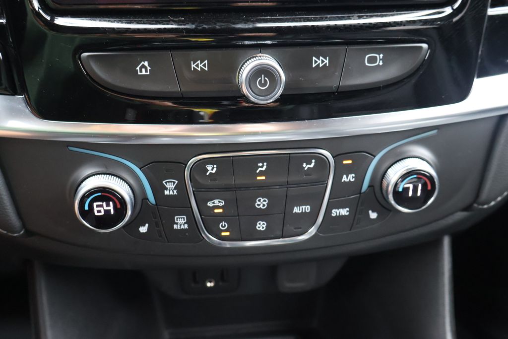 Thumbnail: 2023 Chevrolet Traverse - 26