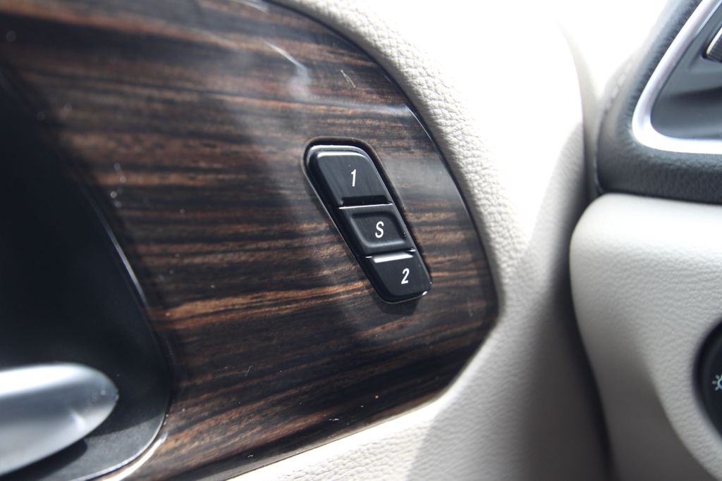 Used 2023 Chrysler Pacifica Hybrid Van