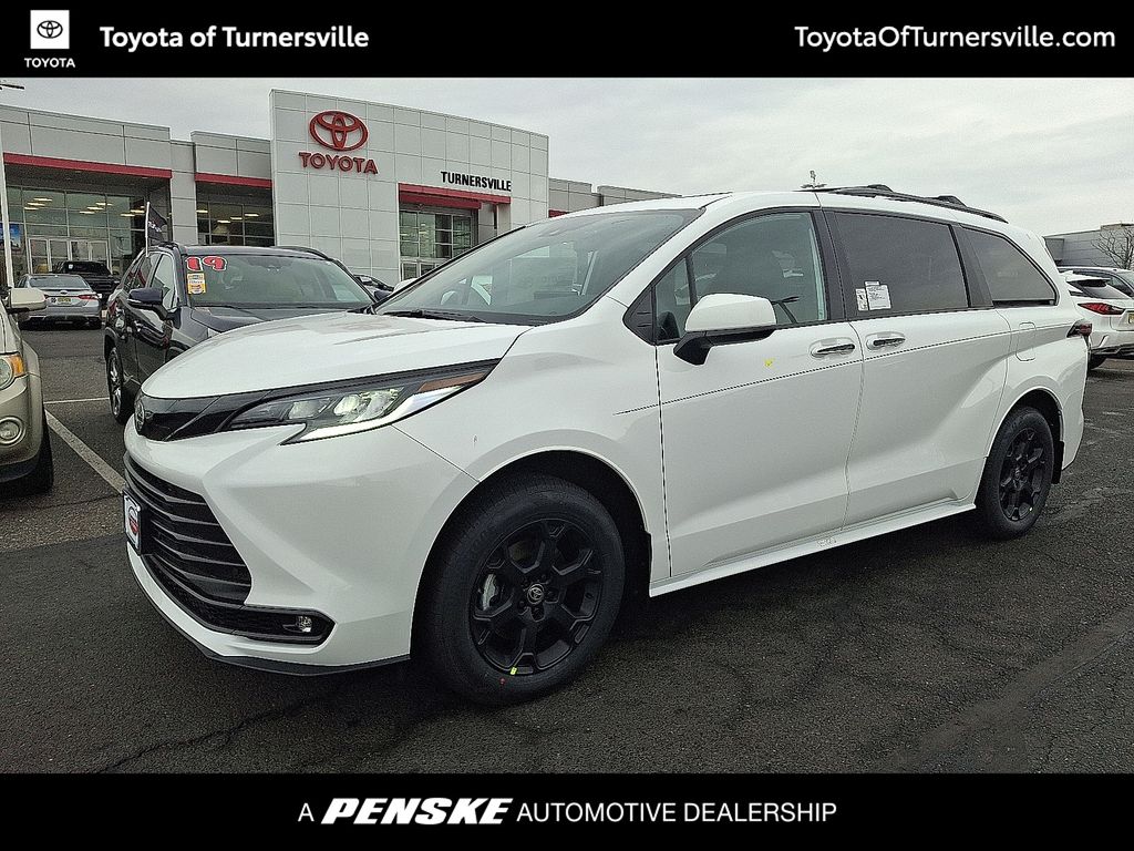 Thumbnail: 2026 Toyota Sienna - 1