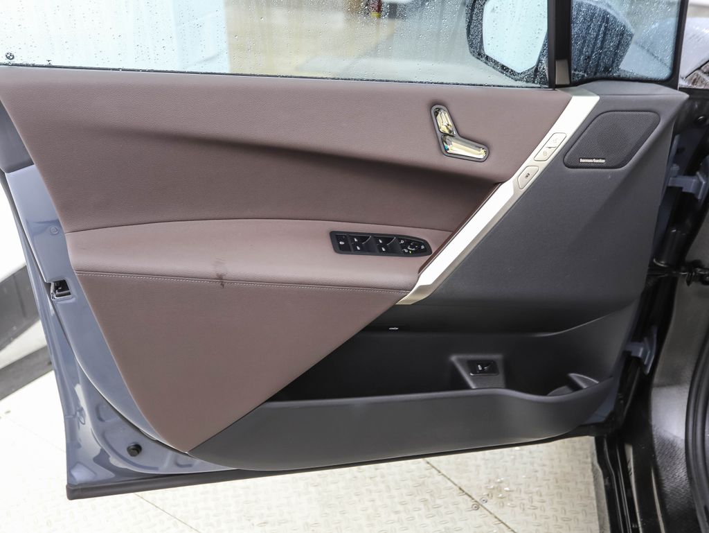2023 BMW iX xDrive50 9