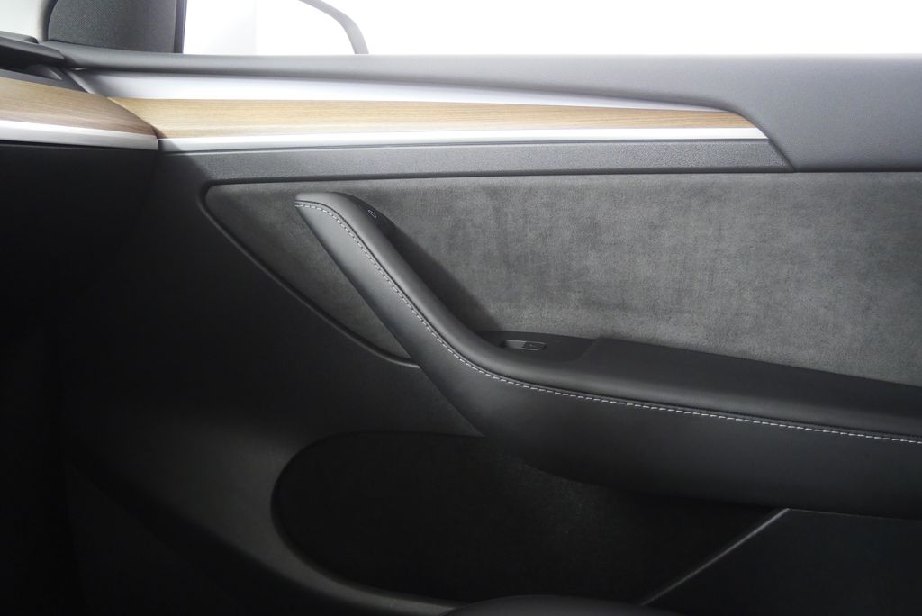 Thumbnail: 2023 Tesla Model Y - 24