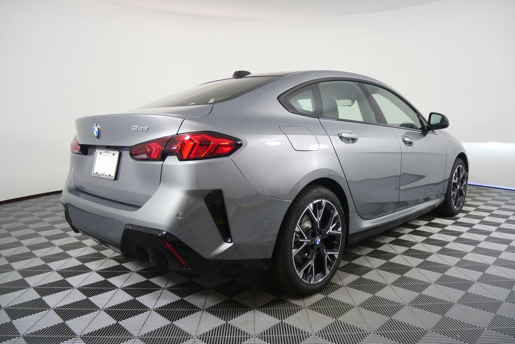 Thumbnail: 2026 BMW 2 Series - 3