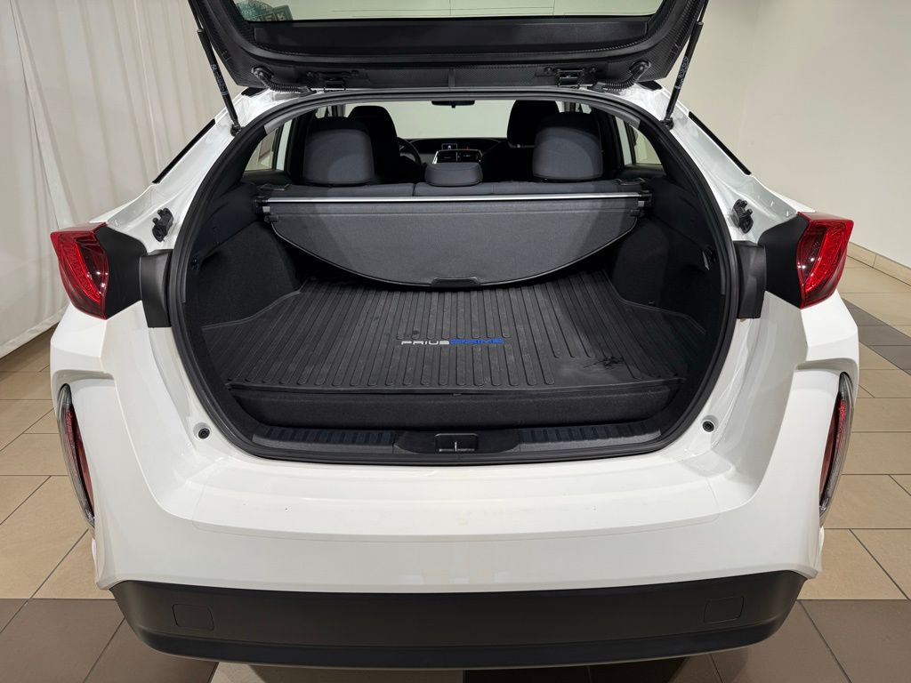 Thumbnail: 2021 Toyota Prius Prime - 12