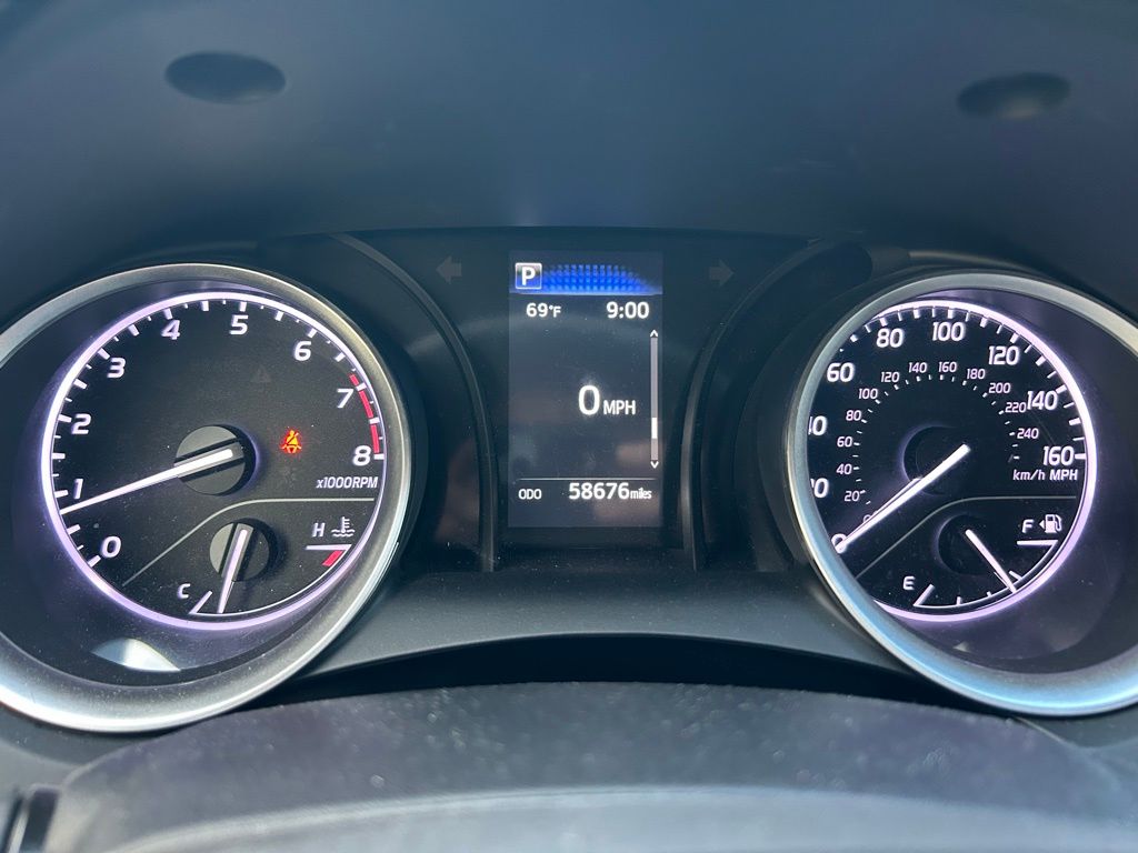 Thumbnail: 2021 Toyota Camry - 23