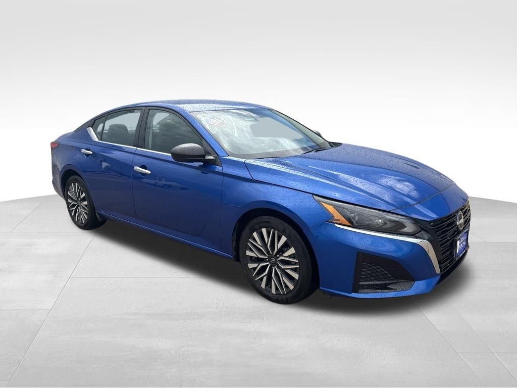 Used 2025 Nissan Altima Sedan