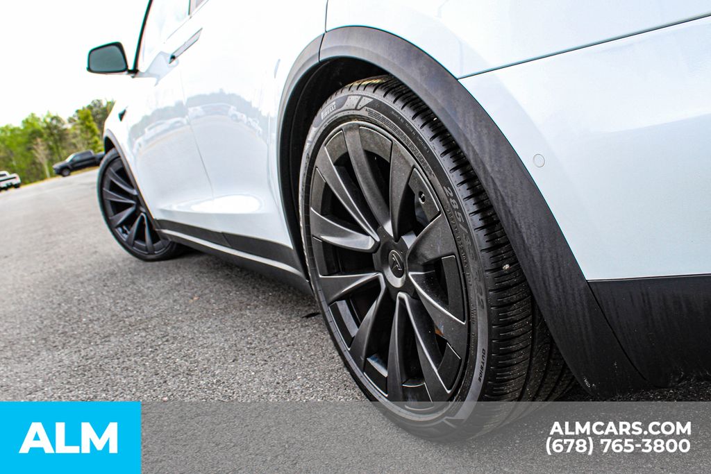 Used 2023 White Tesla Standard Range image 11