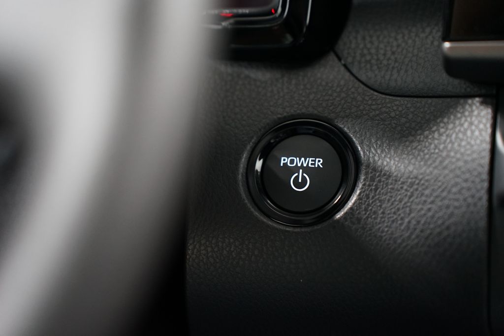 2025 Toyota Camry LE 23