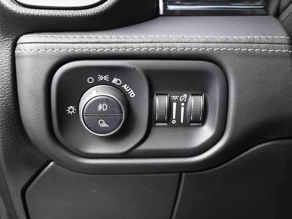 Used 2024 Billet Silver Metallic Clearcoat Ram Limited image 16