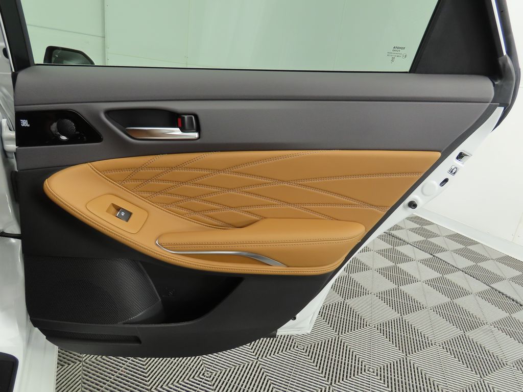 2020 Toyota Avalon Limited 28