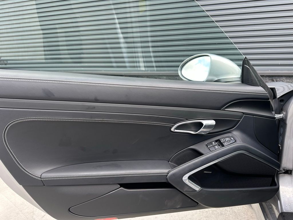 2024 Porsche 718 Boxster  17