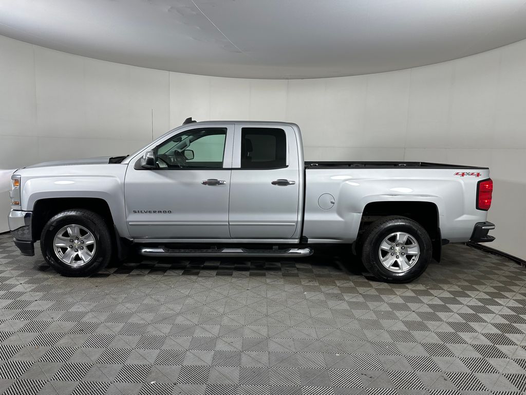 2017 Chevrolet Silverado 1500 LT - Image 2
