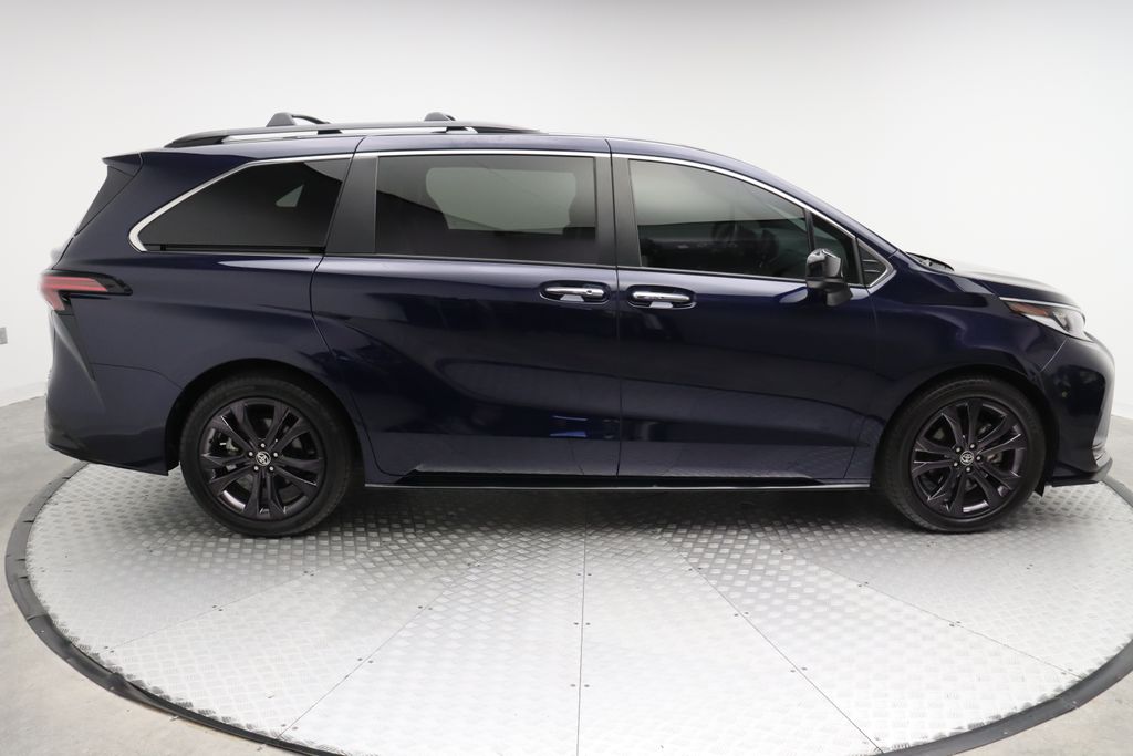 2022 Toyota Sienna XSE 7