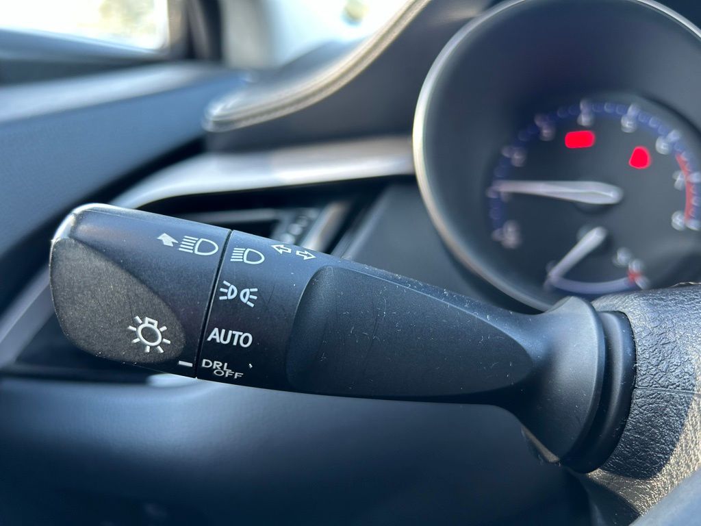 Thumbnail: 2021 Toyota C-HR - 20