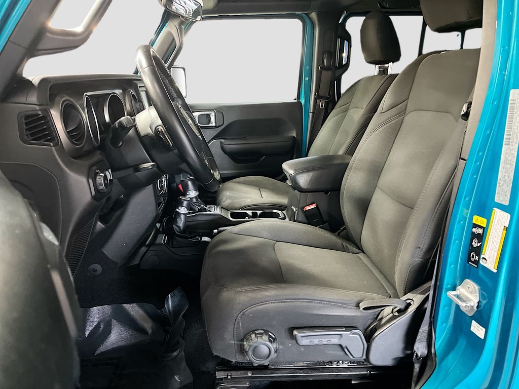 Used 2020 Bikini Pearlcoat Jeep Unlimited Sport S image 19