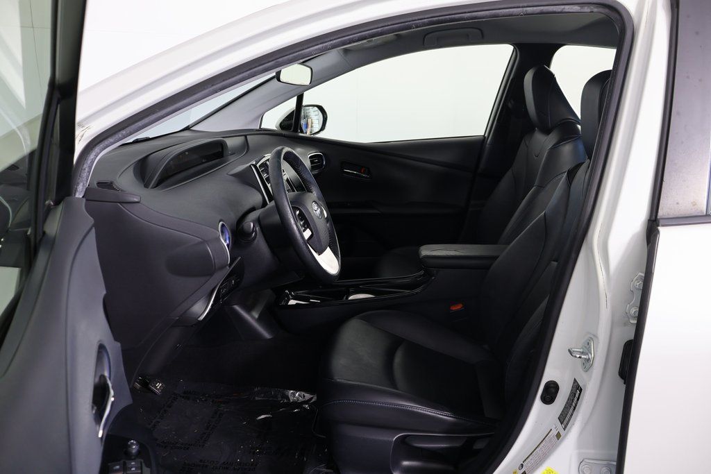 Thumbnail: 2016 Toyota Prius - 10