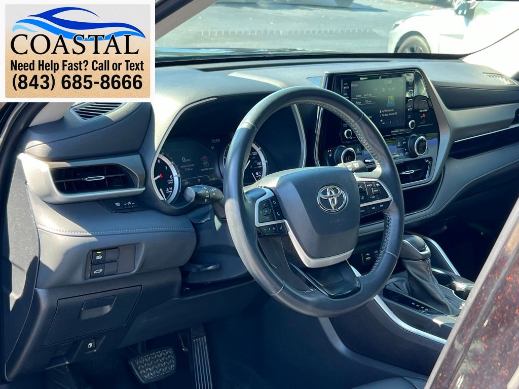 2022 Toyota Highlander XLE Brown at Davis Toyota of Orangeburg
