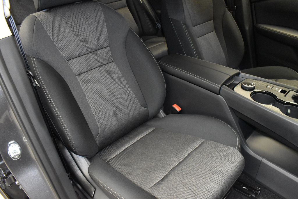 2025 Nissan Rogue SV 24