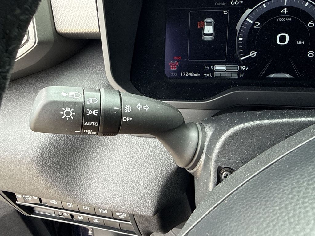 Thumbnail: 2023 Toyota Sequoia - 28