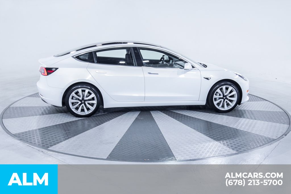 Used 2018  Tesla Long Range image 12