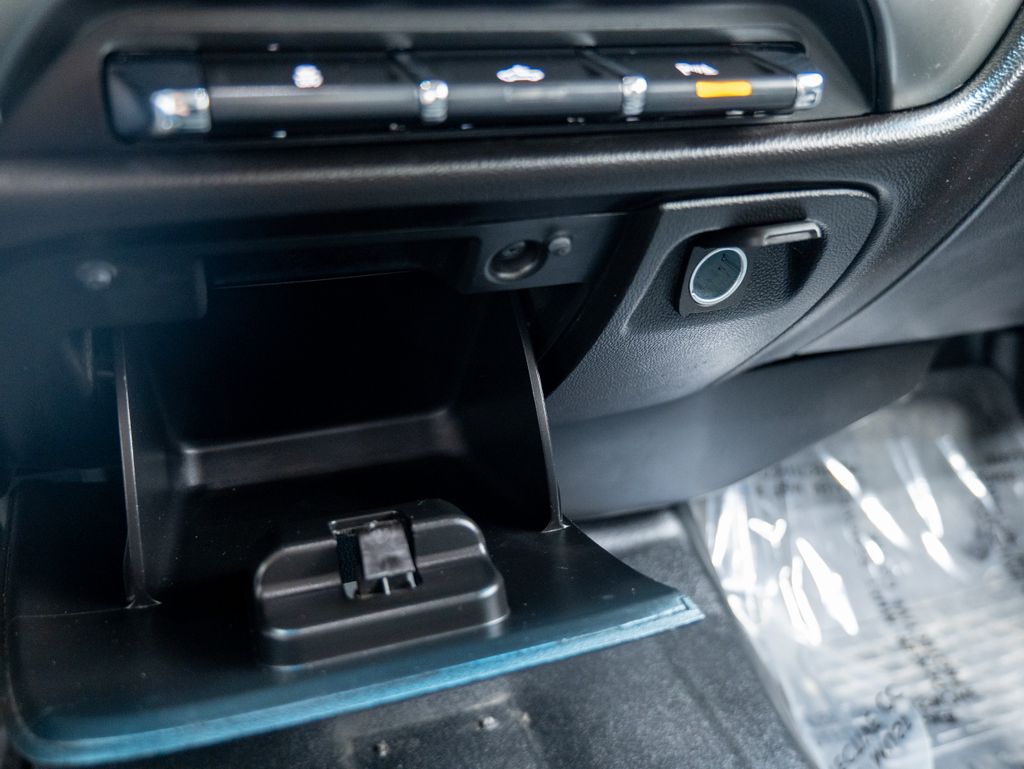 2019 White Chevrolet Silverado 2500HD LT 4X4 Truck