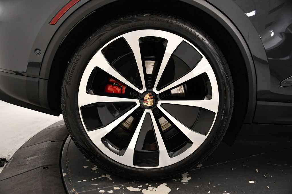 Thumbnail: 2025 Porsche Macan - 16