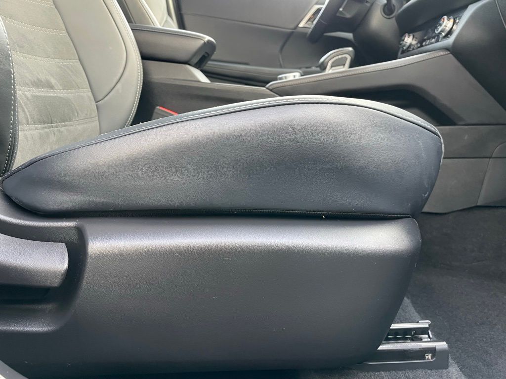 Thumbnail: 2024 Mitsubishi Outlander - 31