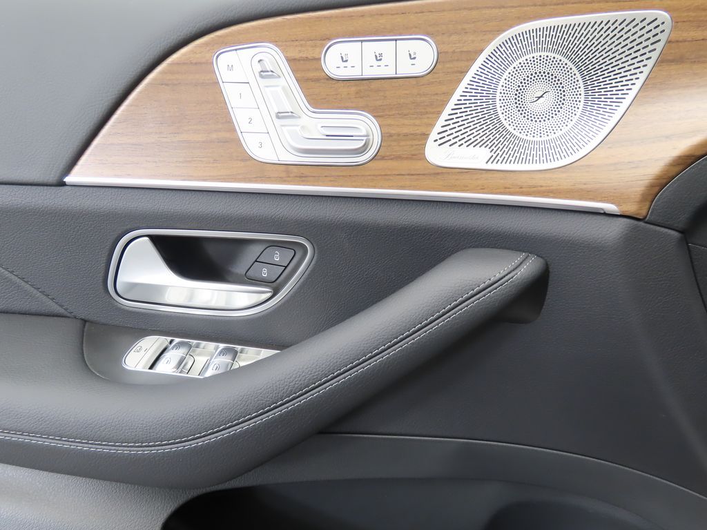 Thumbnail: 2026 Mercedes-Benz GLS - 26