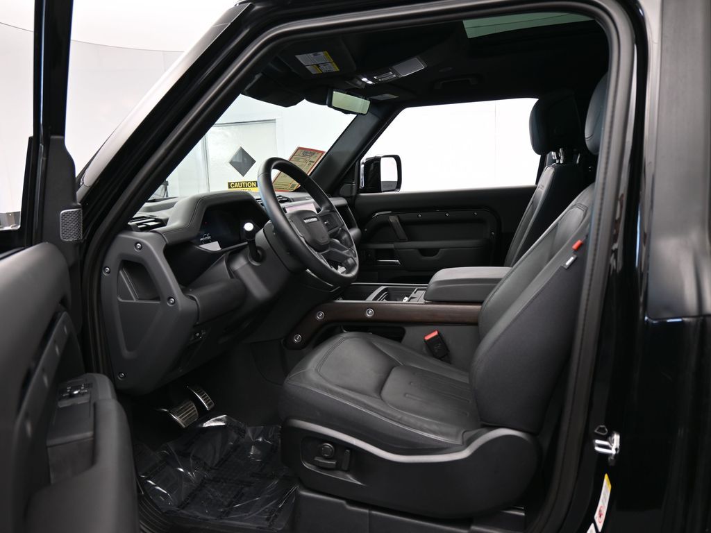 Used 2023 Black Land Rover X image 12