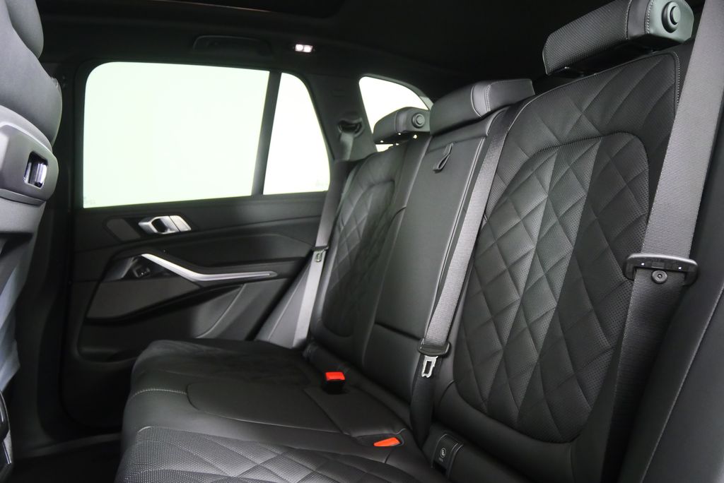 Thumbnail: 2026 BMW X5 - 16