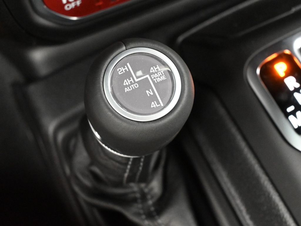 New 2026 Hydro Blue Pearl Coat Jeep Rubicon X image 21