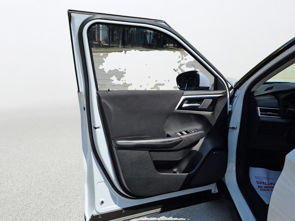 2025 Mitsubishi Outlander ES White at North Houston Mitsubishi