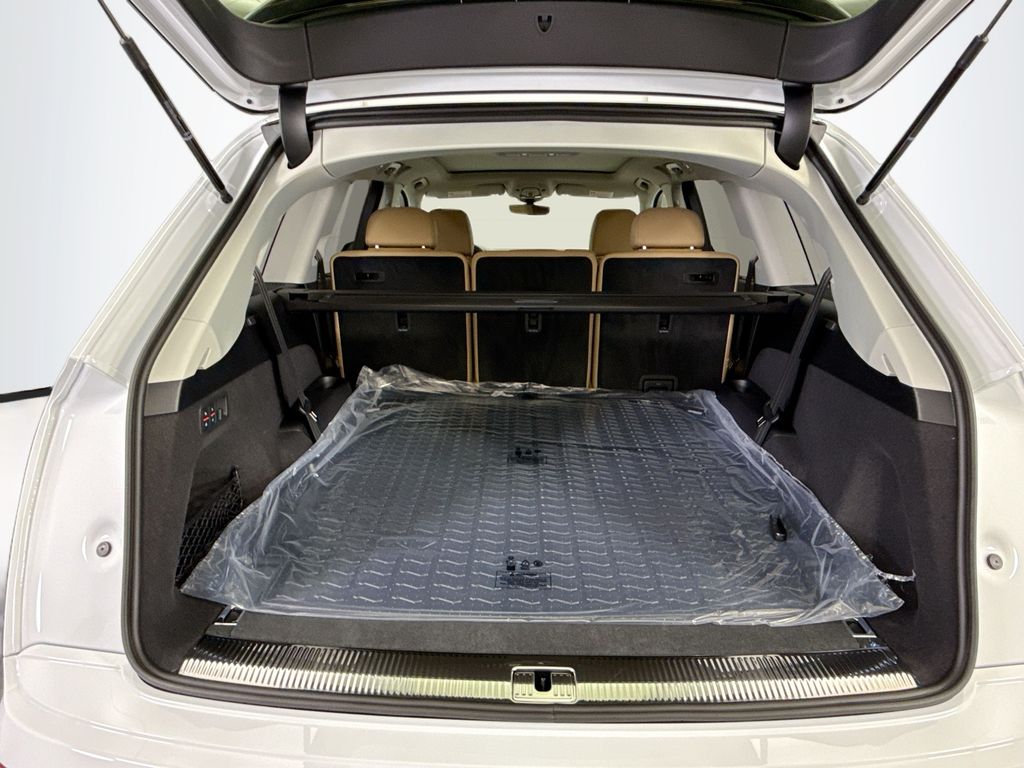 Thumbnail: 2026 Audi Q7 - 27