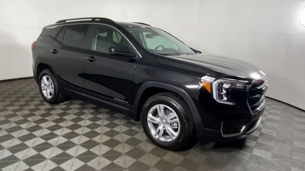 2024 GMC Terrain SLE 2