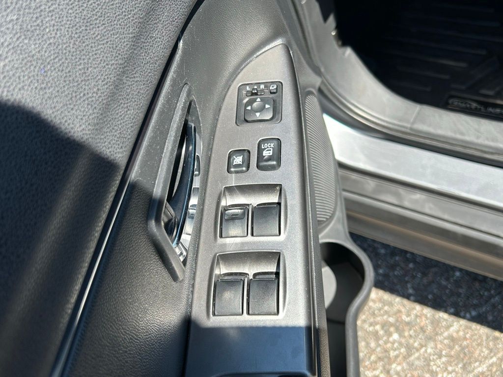 Used 2021 Gray Mitsubishi 2.0 SE image 18