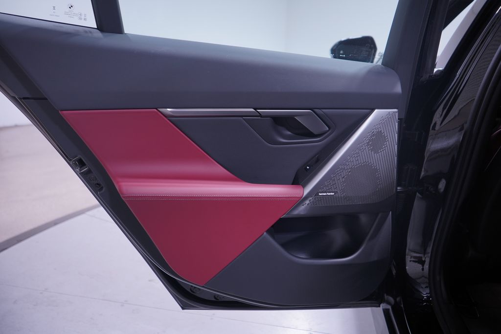 Thumbnail: 2025 BMW i5 - 15