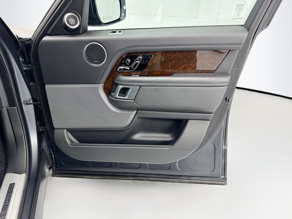Thumbnail: 2021 Land Rover Range Rover - 23