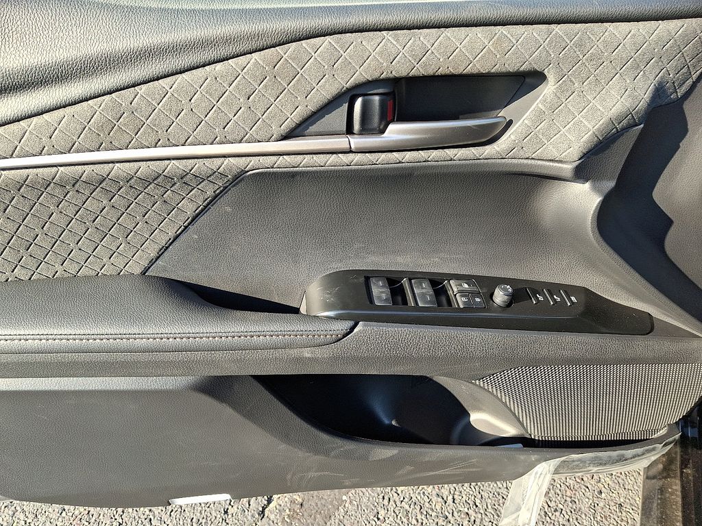 Thumbnail: 2025 Toyota Camry - 13