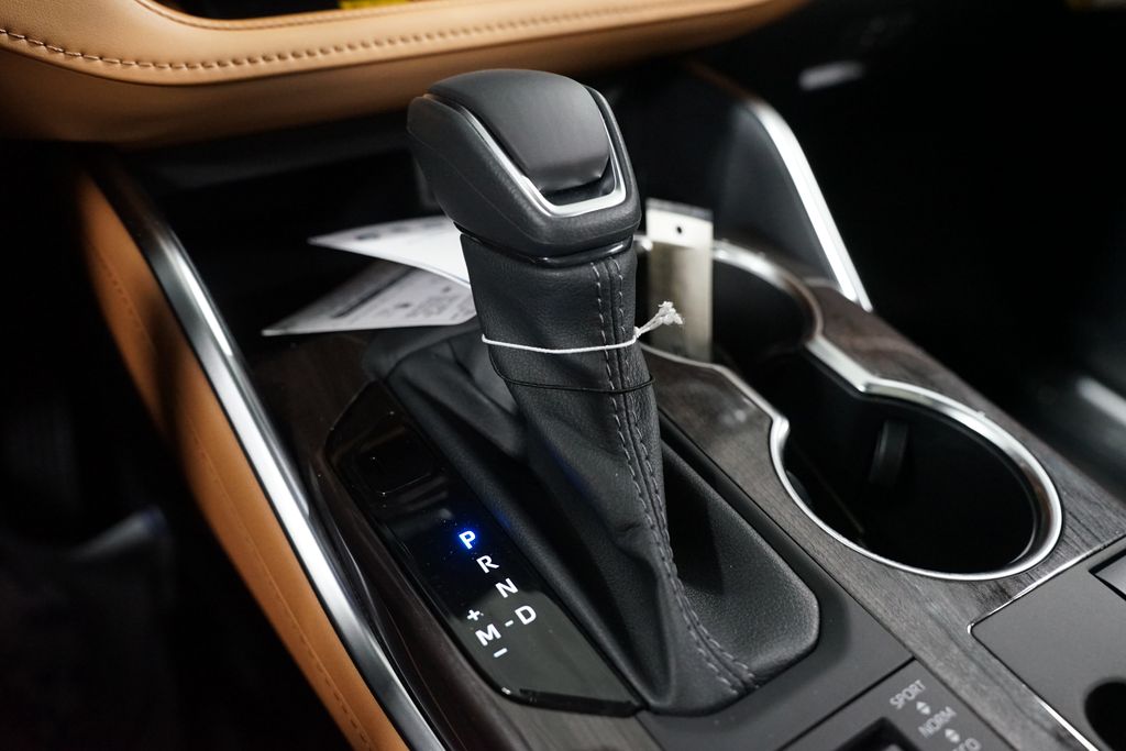 Thumbnail: 2026 Toyota Highlander - 23