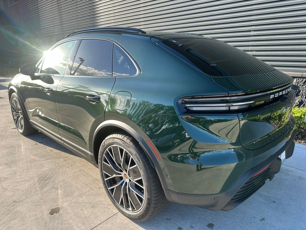 2024 Porsche Macan T 3