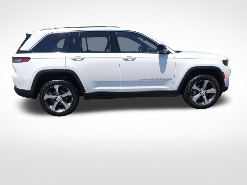 Thumbnail: 2025 Jeep Grand Cherokee - 6