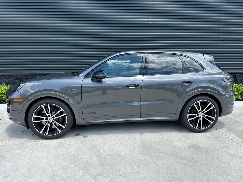 Thumbnail: 2025 Porsche Cayenne - 2