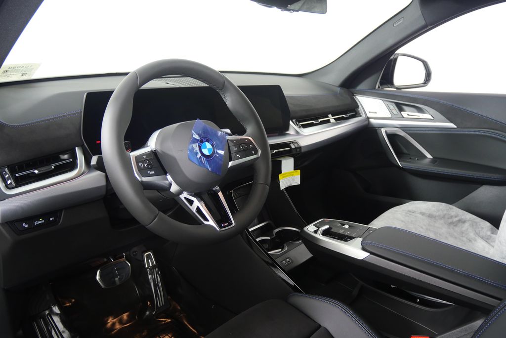 Thumbnail: 2025 BMW X2 - 13