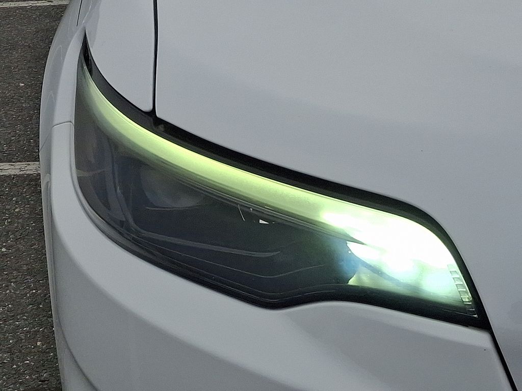 Thumbnail: 2019 Jeep Cherokee - 9