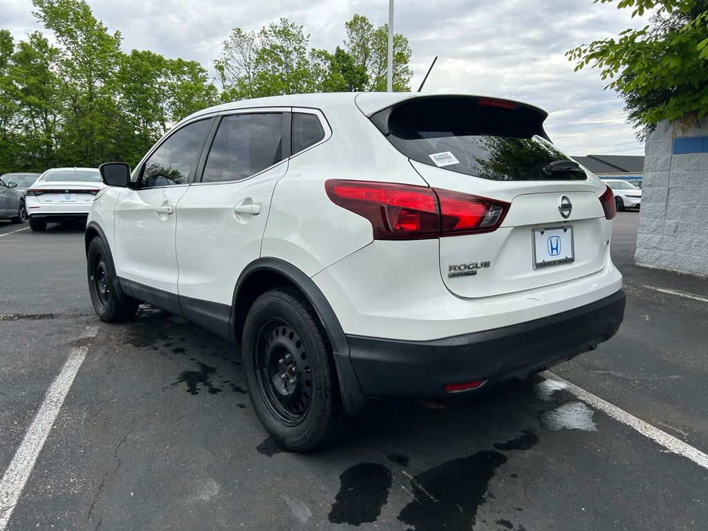 2017 Nissan Rogue Sport S 3