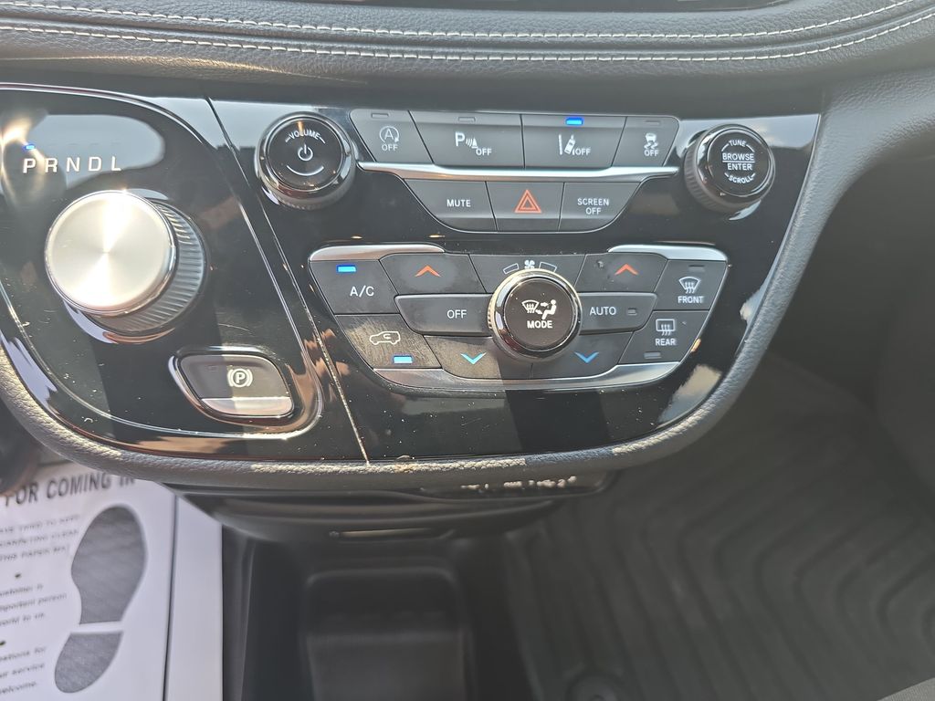 Used 2021 Chrysler Pacifica Van